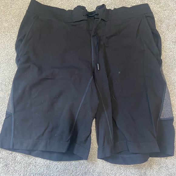 Lulu Lemon shorts - Picture 2 of 3